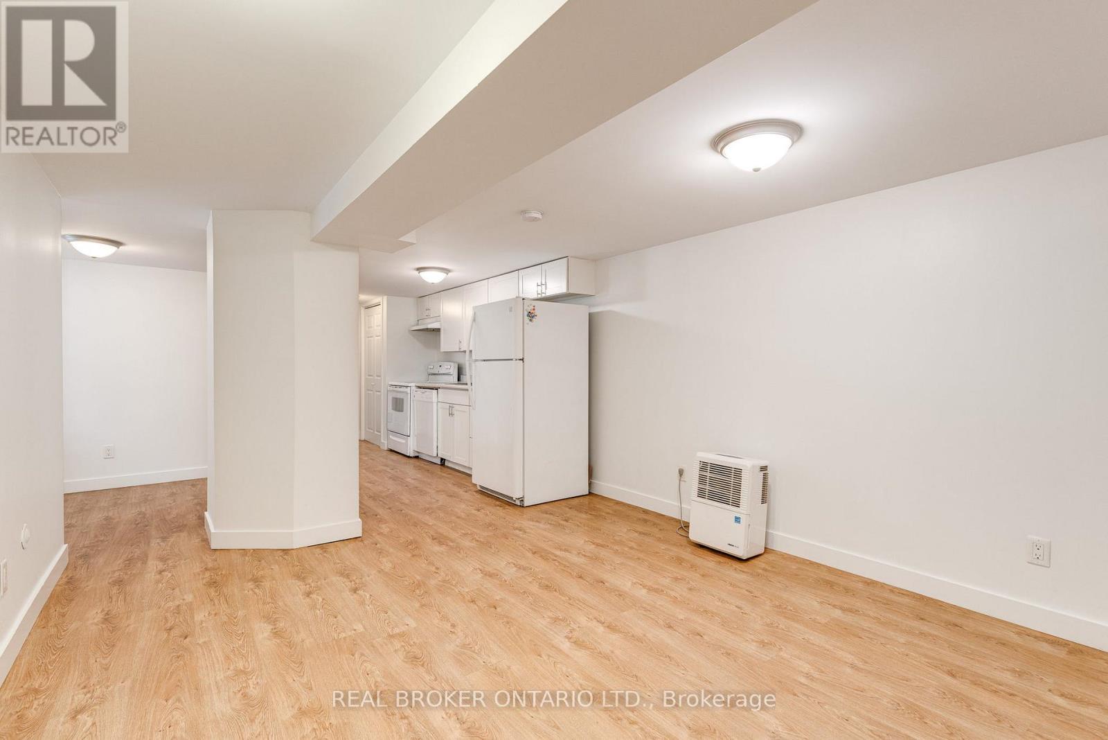 Lower - 371 Jones Avenue, Toronto, Ontario  M4J 3G5 - Photo 3 - E12638752