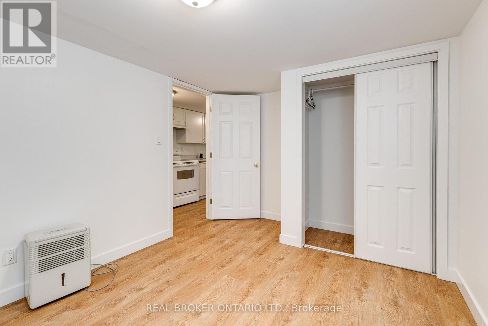 Lower - 371 Jones Avenue, Toronto, Ontario  M4J 3G5 - Photo 9 - E12638752