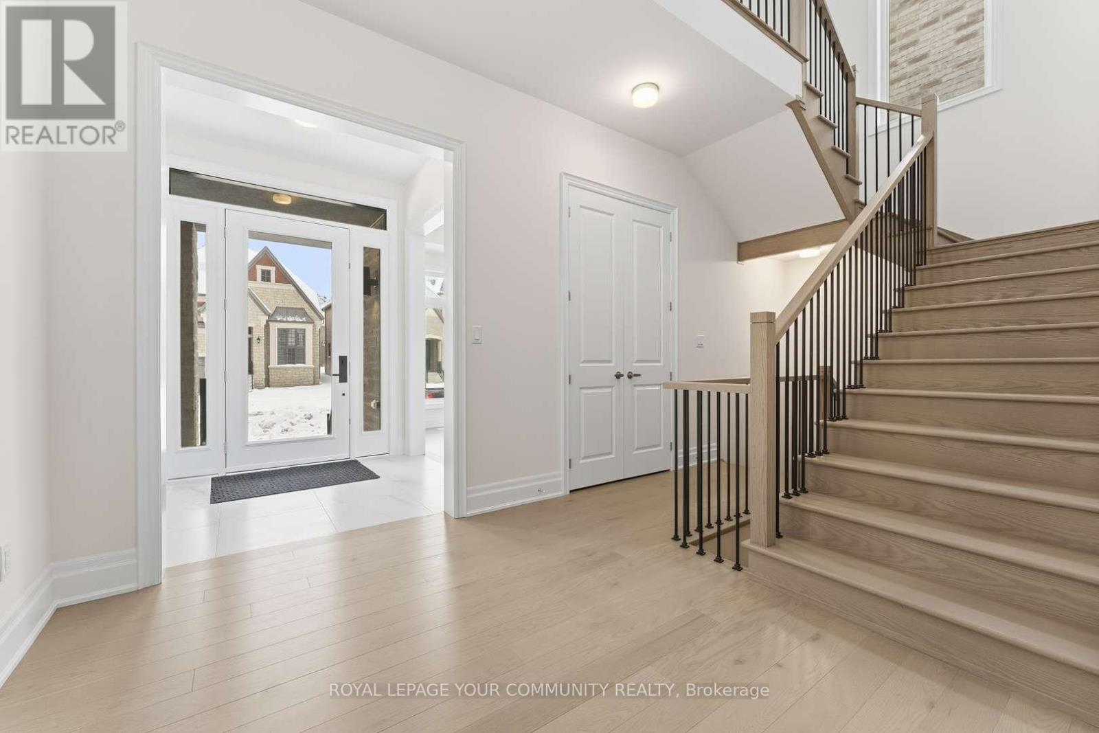 15 Saxby Farm Avenue, King (King City), Ontario  L7B 1K5 - Photo 2 - N12638608