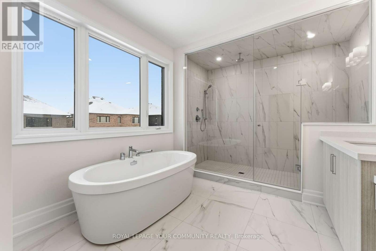 15 Saxby Farm Avenue, King (King City), Ontario  L7B 1K5 - Photo 33 - N12638608