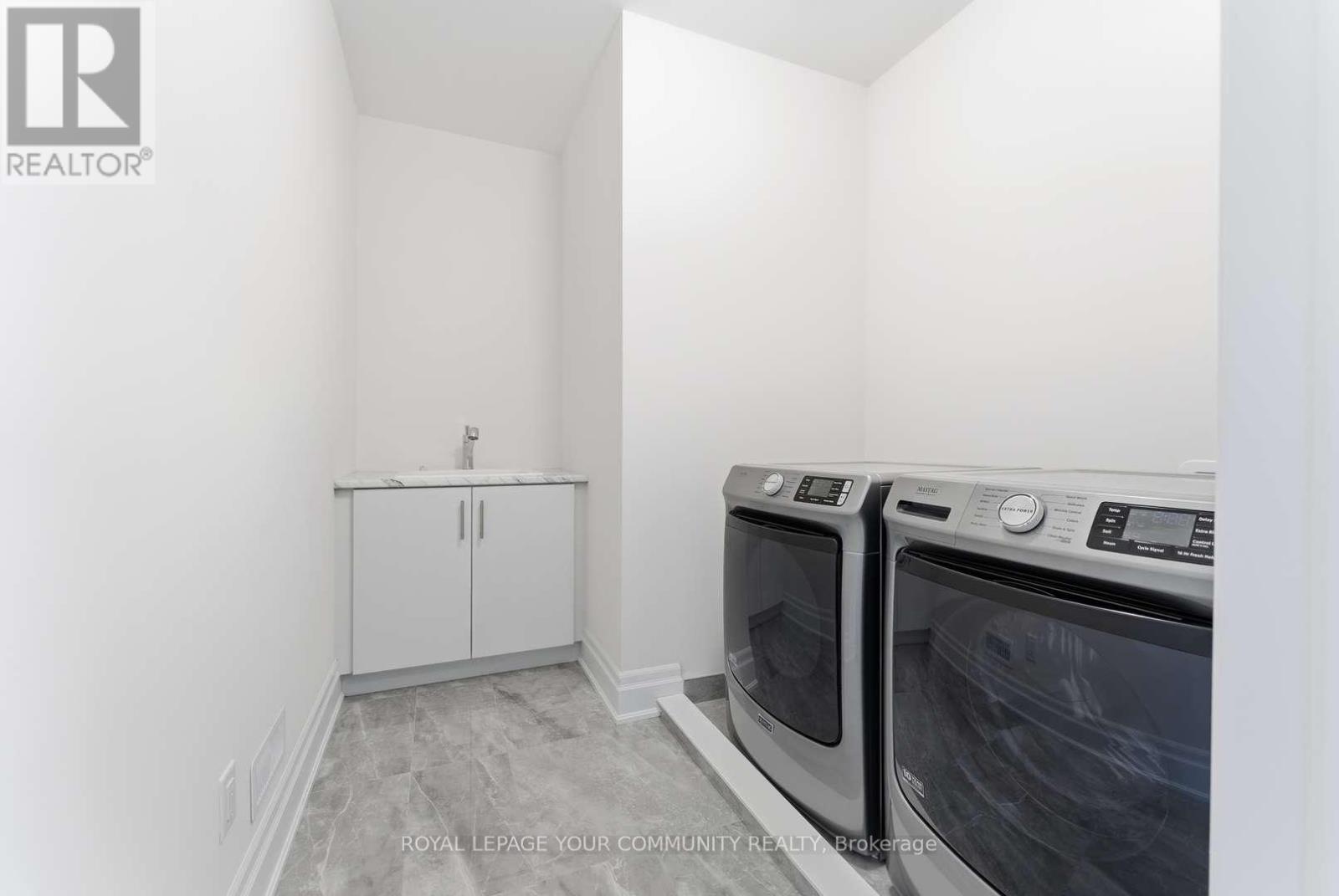 15 Saxby Farm Avenue, King (King City), Ontario  L7B 1K5 - Photo 37 - N12638608