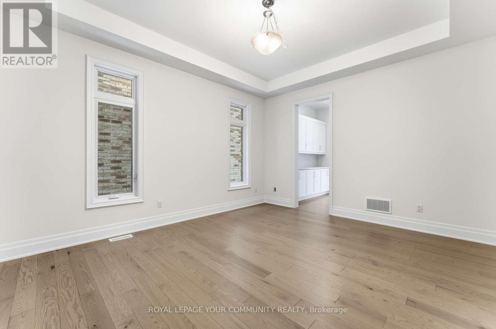 15 Saxby Farm Avenue, King (King City), Ontario  L7B 1K5 - Photo 5 - N12638608