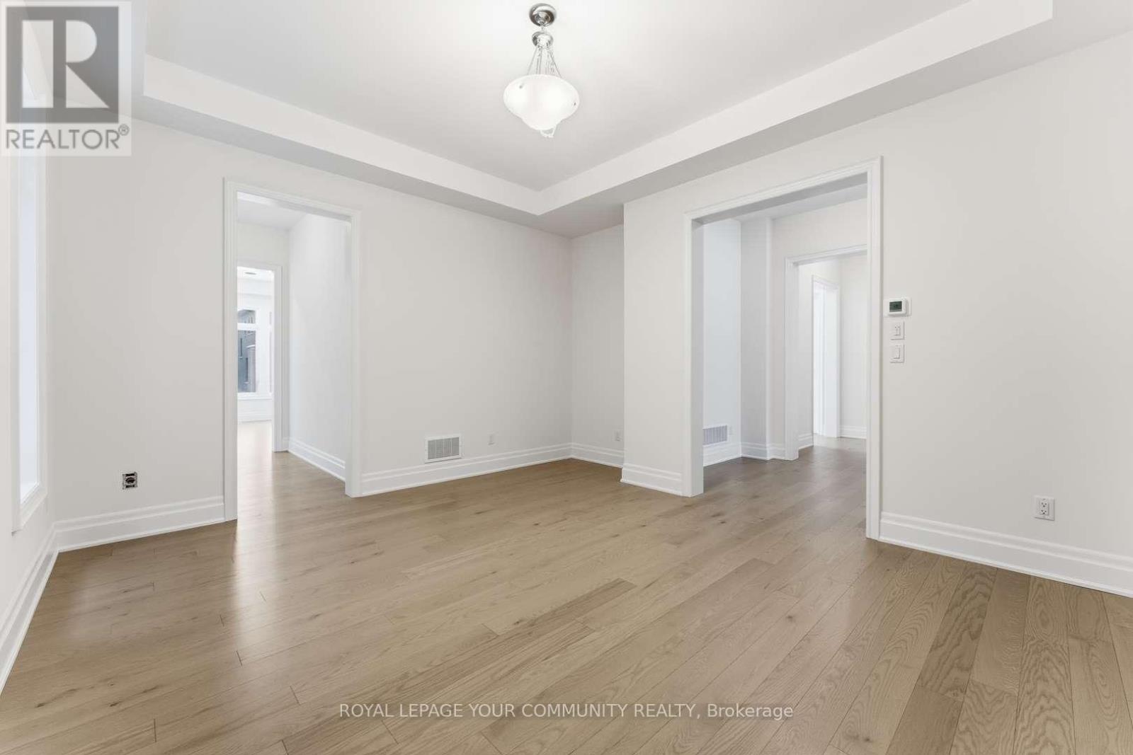 15 Saxby Farm Avenue, King (King City), Ontario  L7B 1K5 - Photo 6 - N12638608