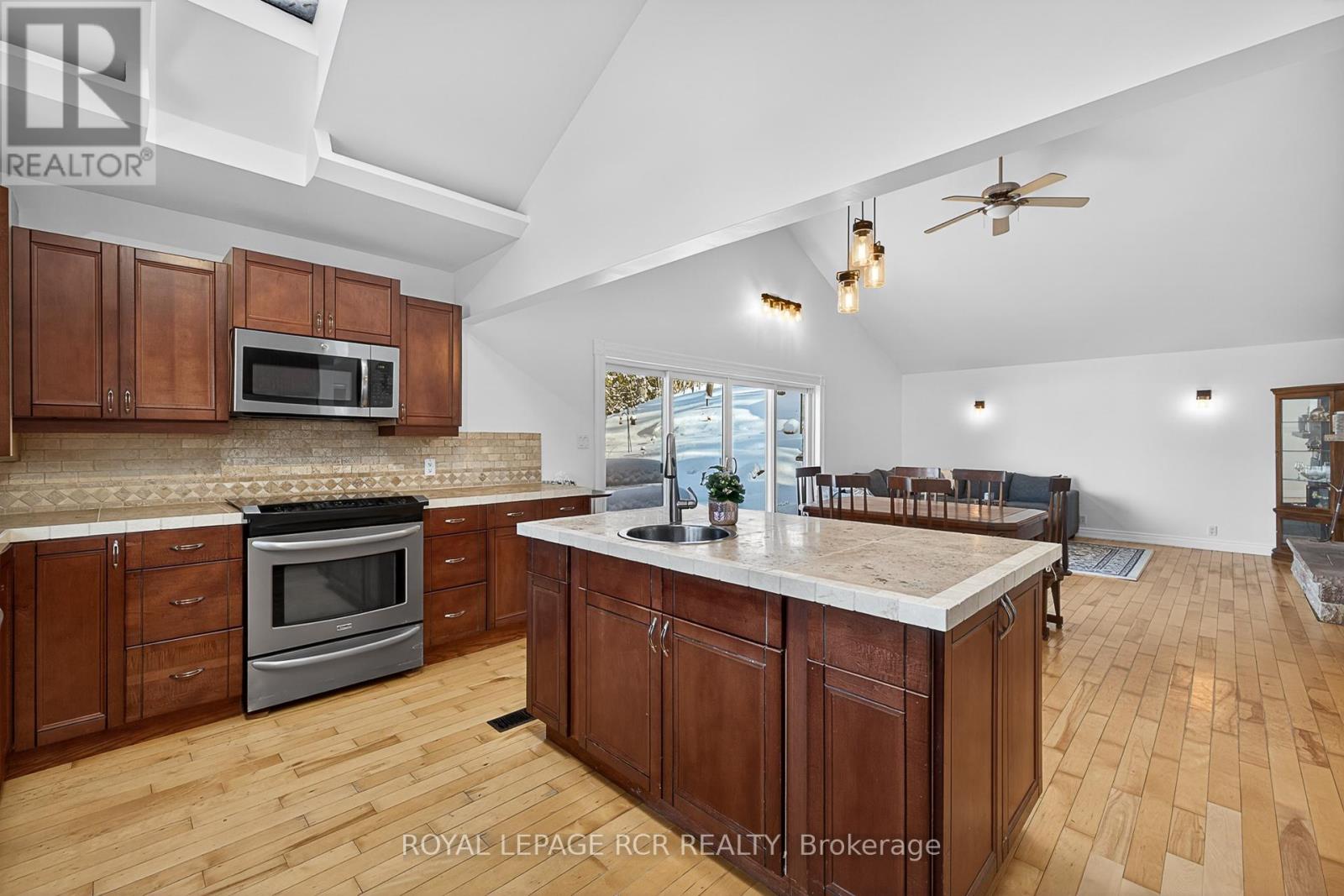 5555 Mount Albert Road, East Gwillimbury (Mt Albert), Ontario  L0G 1M0 - Photo 10 - N12638652