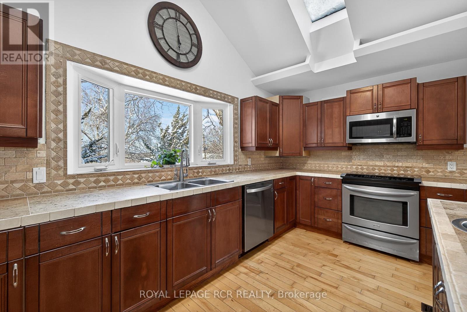 5555 Mount Albert Road, East Gwillimbury (Mt Albert), Ontario  L0G 1M0 - Photo 11 - N12638652