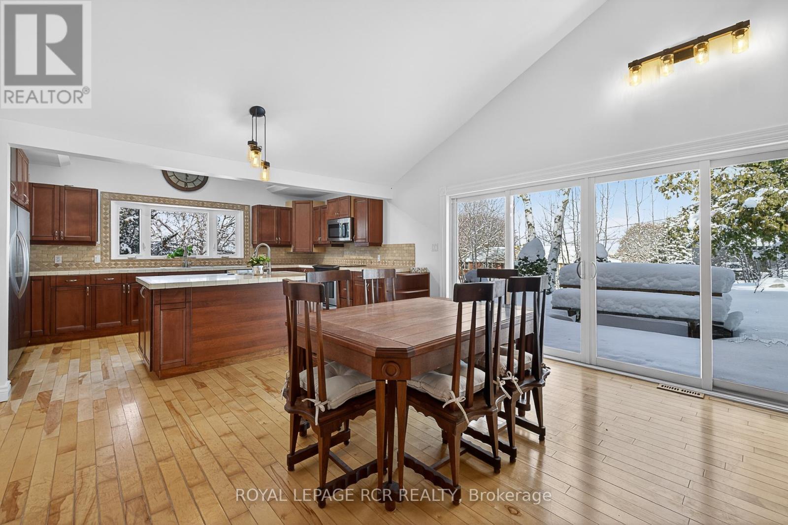 5555 Mount Albert Road, East Gwillimbury (Mt Albert), Ontario  L0G 1M0 - Photo 15 - N12638652