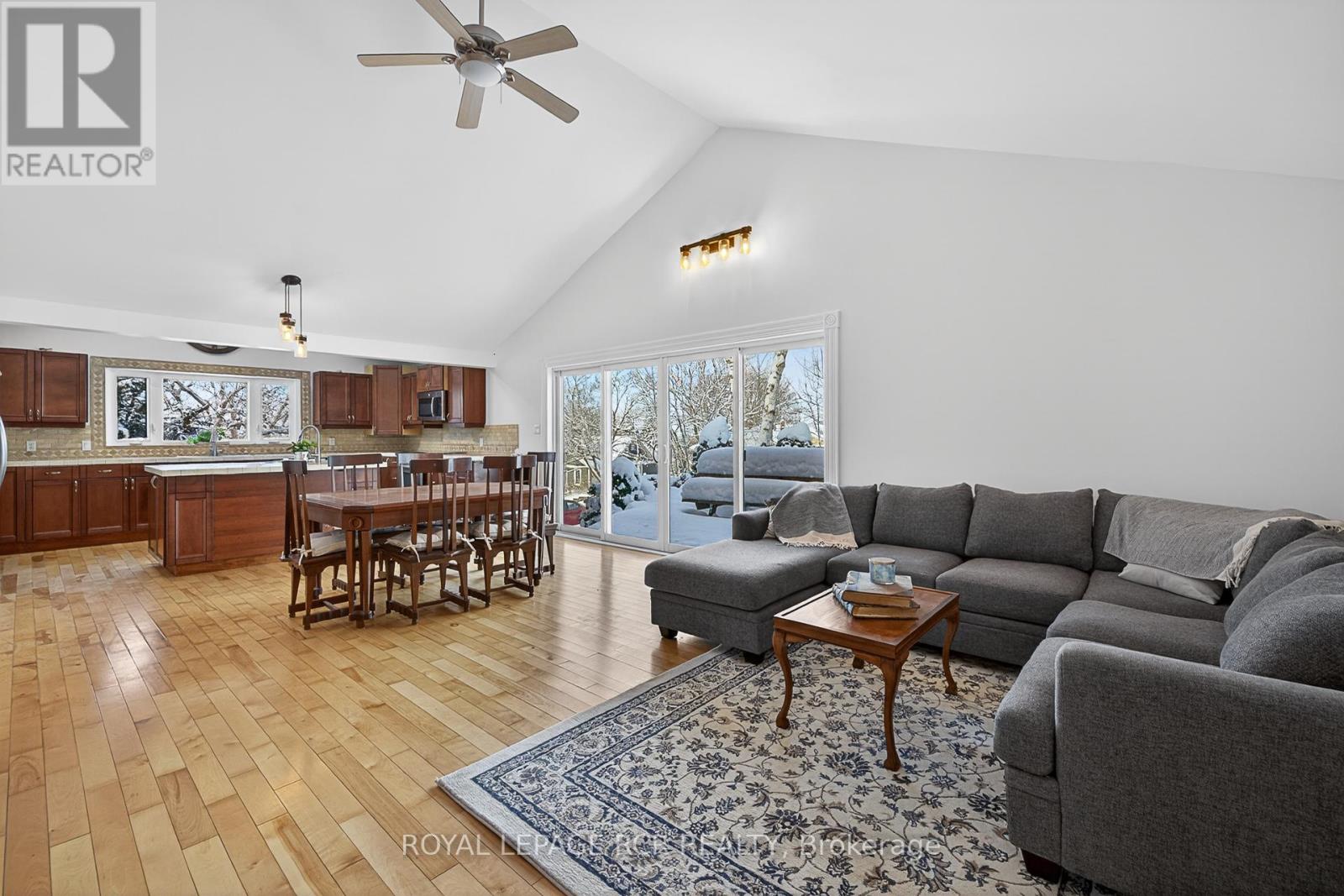 5555 Mount Albert Road, East Gwillimbury (Mt Albert), Ontario  L0G 1M0 - Photo 16 - N12638652