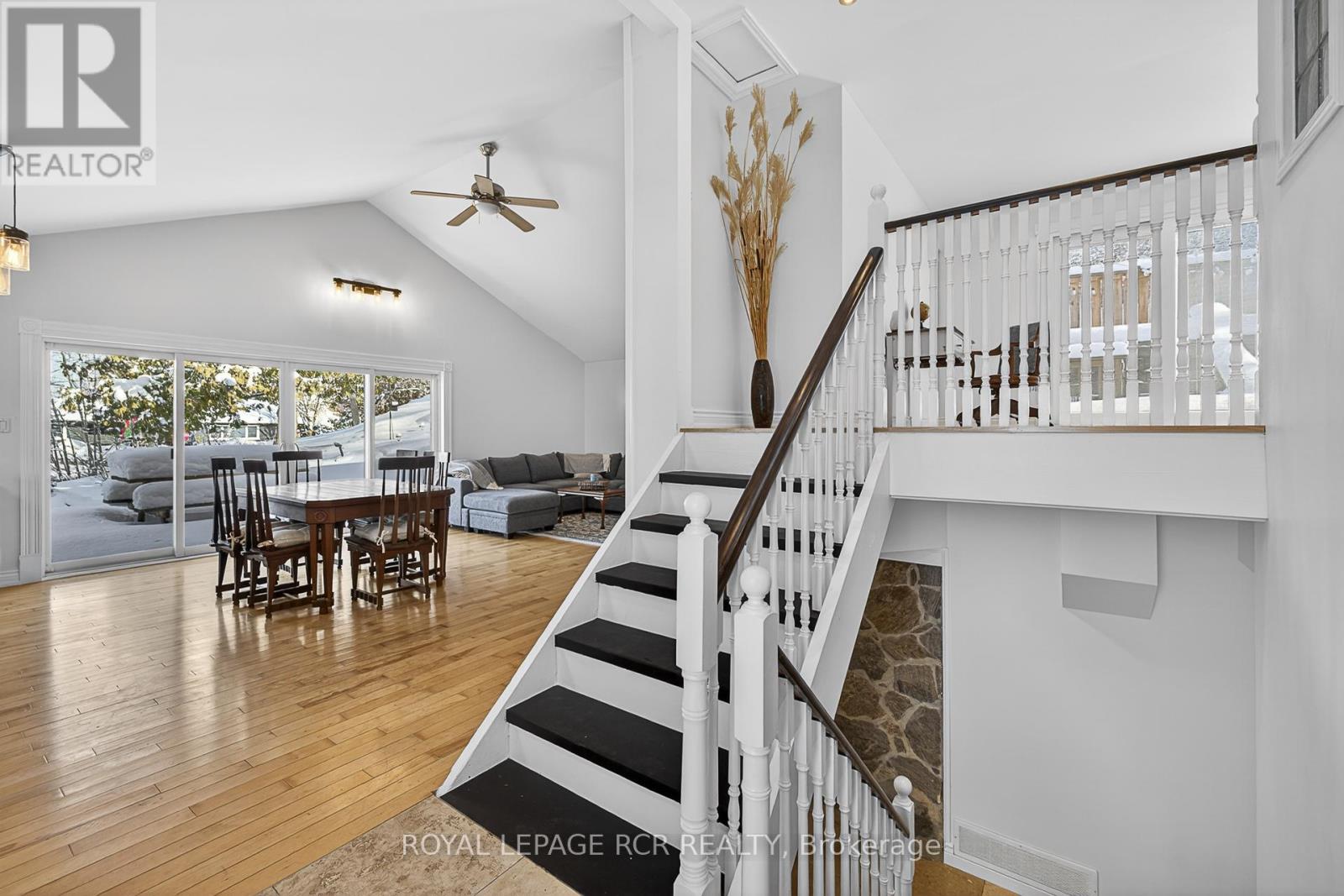 5555 Mount Albert Road, East Gwillimbury (Mt Albert), Ontario  L0G 1M0 - Photo 5 - N12638652