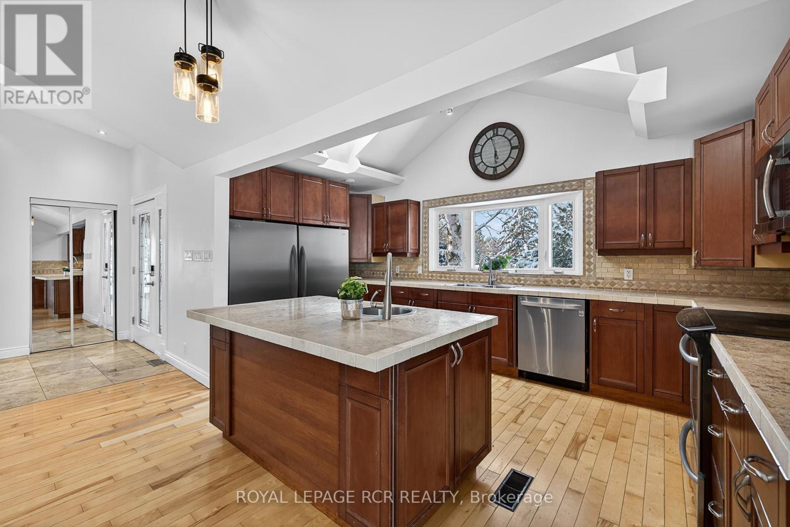 5555 Mount Albert Road, East Gwillimbury (Mt Albert), Ontario  L0G 1M0 - Photo 7 - N12638652