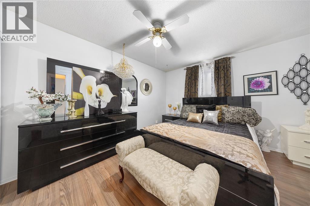 218 Oakburne Place, Sarnia, Ontario  N7S 4X3 - Photo 13 - 25031779