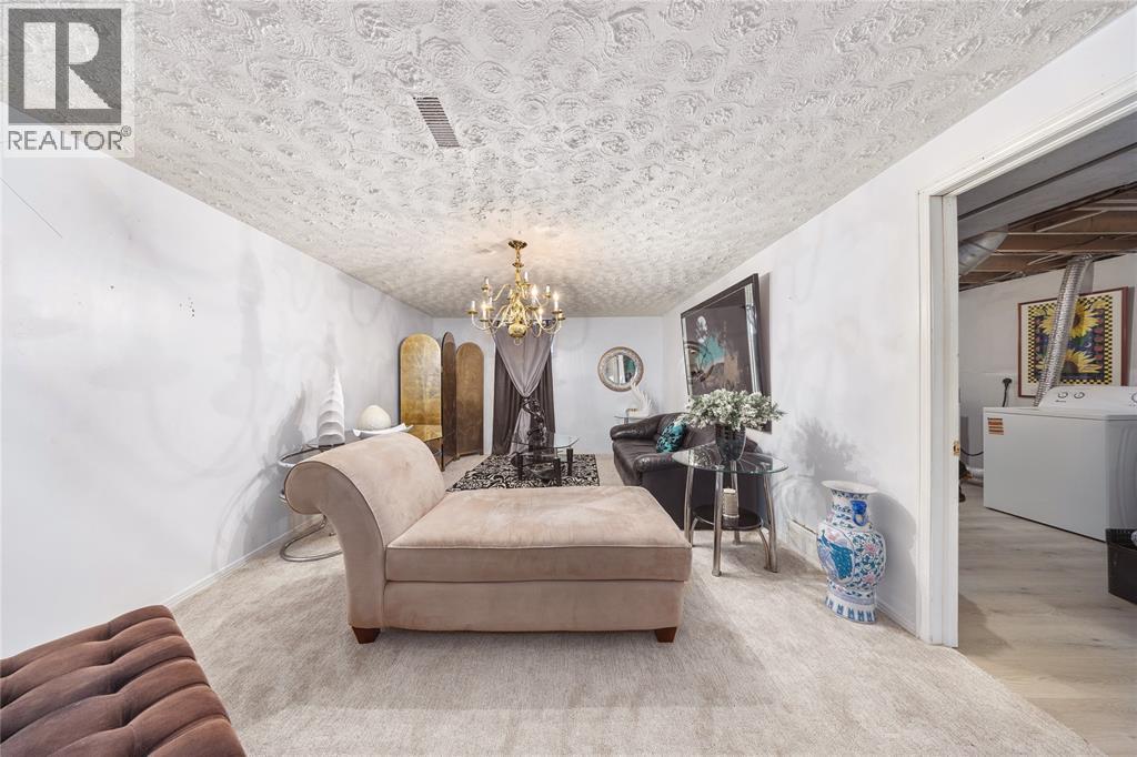 218 Oakburne Place, Sarnia, Ontario  N7S 4X3 - Photo 15 - 25031779