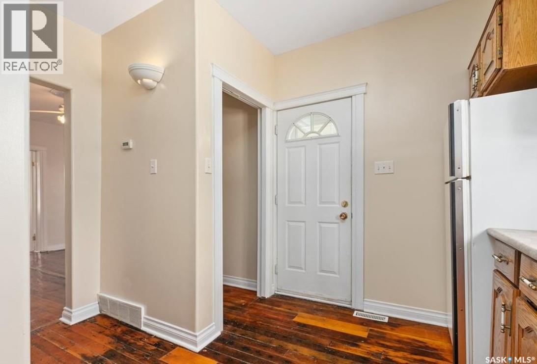 217 H Avenue S, Saskatoon, Saskatchewan  S7M 1W1 - Photo 9 - SK025734