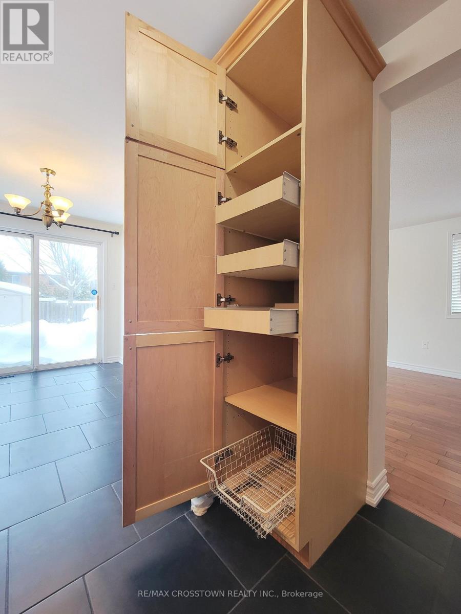 7 Addison Trail, Barrie (Georgian Drive), Ontario  L4M 7A7 - Photo 19 - S12638710