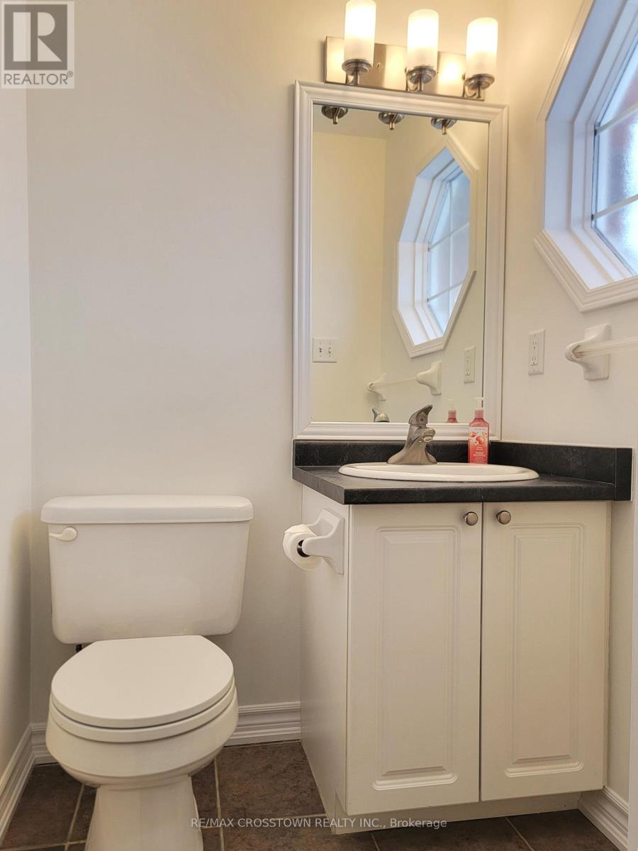 7 Addison Trail, Barrie (Georgian Drive), Ontario  L4M 7A7 - Photo 5 - S12638710