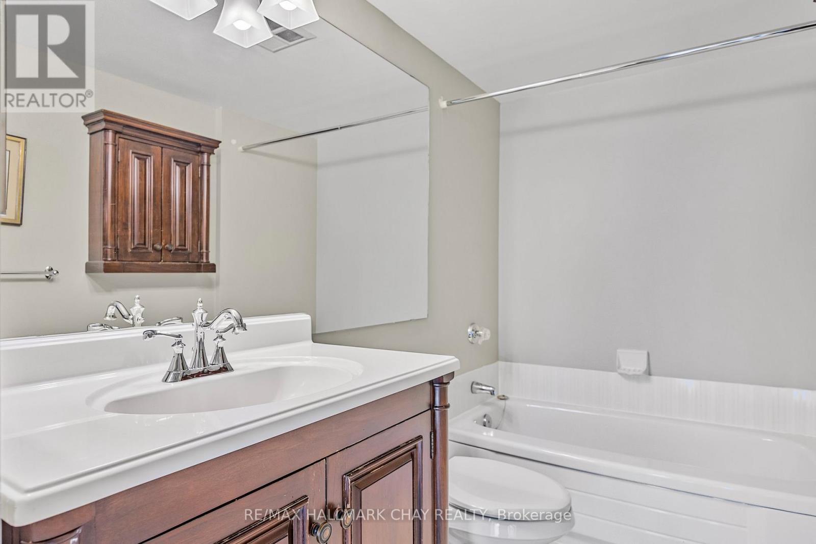 205 - 65 Ellen Street, Barrie, Ontario L4N 3A5 - Photo 13 - S12638754