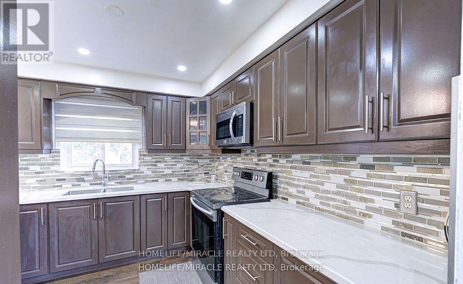 55 Castlehill Road, Brampton, Ontario  L6X 4C9 - Photo 11 - W12638610