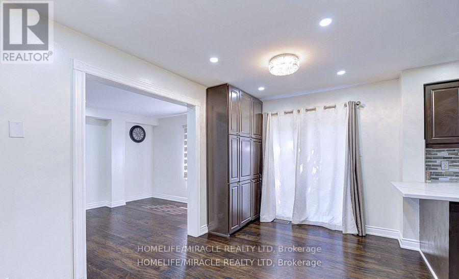 55 Castlehill Road, Brampton, Ontario  L6X 4C9 - Photo 14 - W12638610