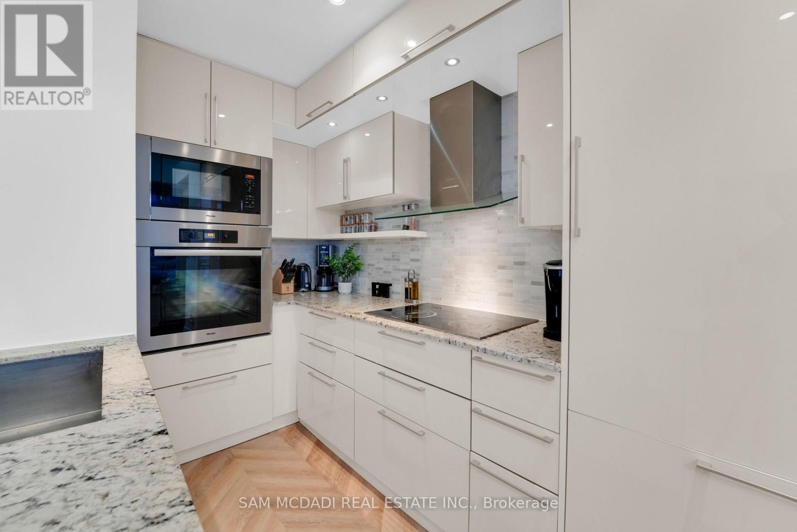 Ph1 - 16 Brookers Lane, Toronto, Ontario  M8V 0A5 - Photo 11 - W12638638