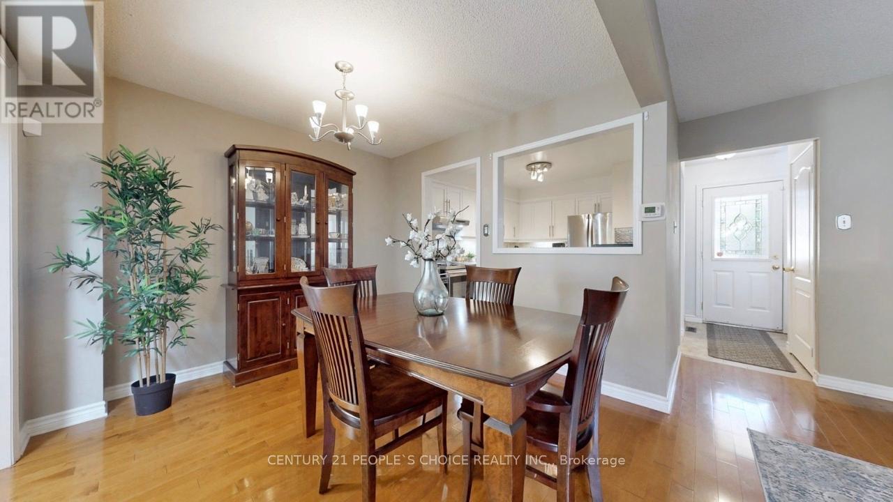 7275 Corrine Crescent, Mississauga, Ontario  L5N 5C3 - Photo 11 - W12638662