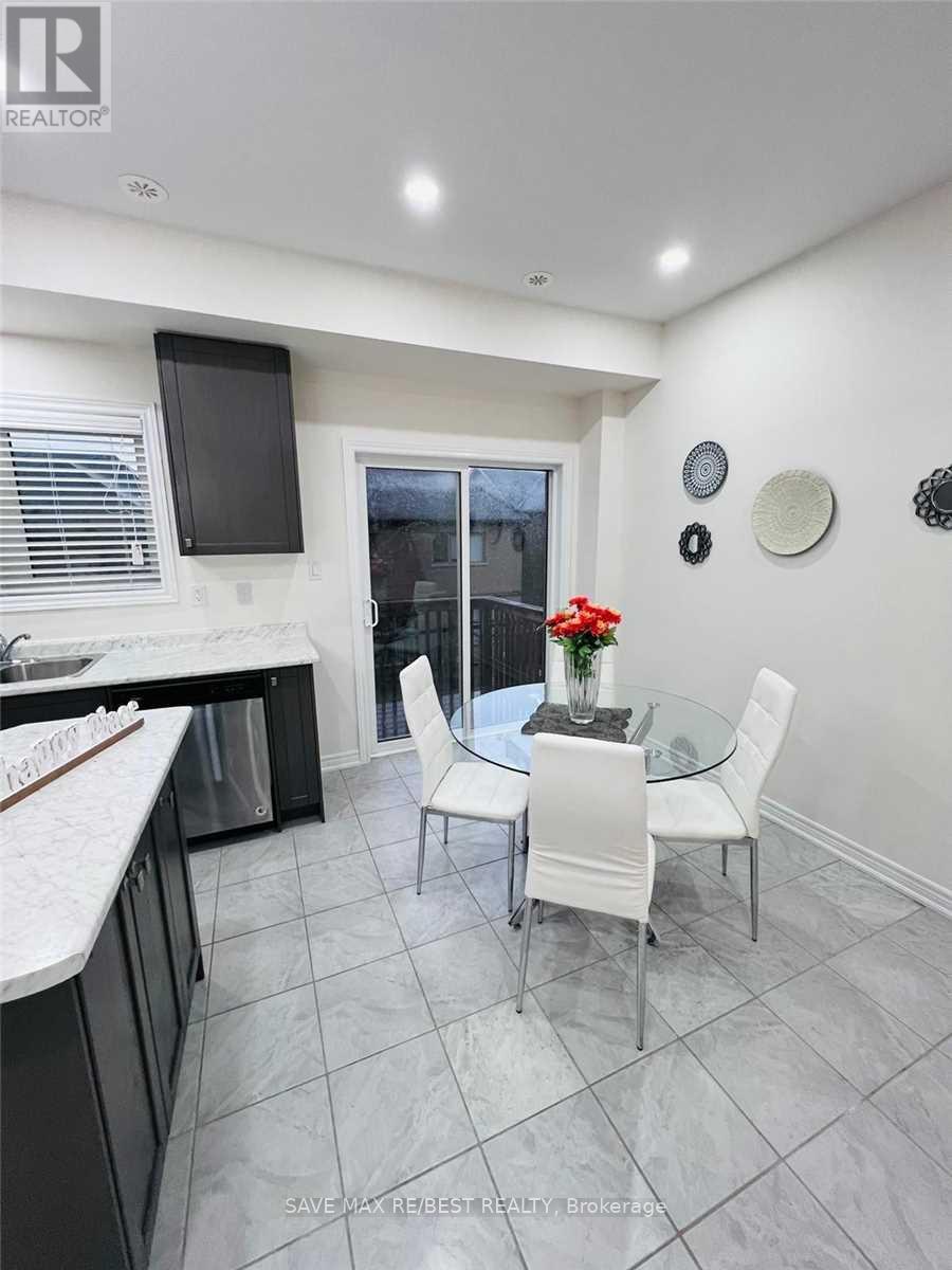 12 Aspen Hill Road, Brampton, Ontario  L6Y 6E3 - Photo 9 - W12638664