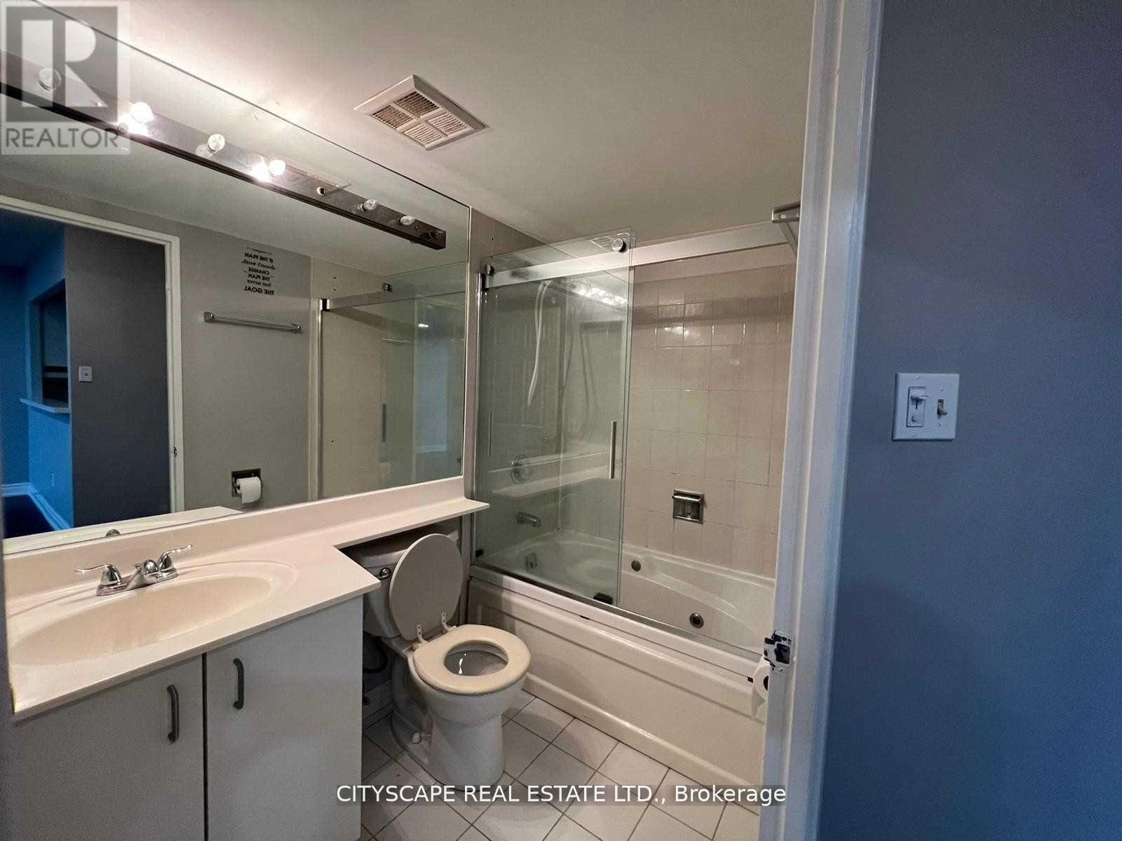 Ph 06 - 55 Elm Drive W, Mississauga, Ontario  L5B 3Z3 - Photo 3 - W12638666