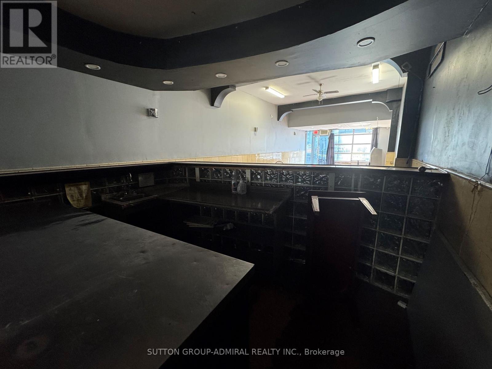 1602 Eglinton Avenue W, Toronto, Ontario M6E 2G5 - Photo 6 - W12638692