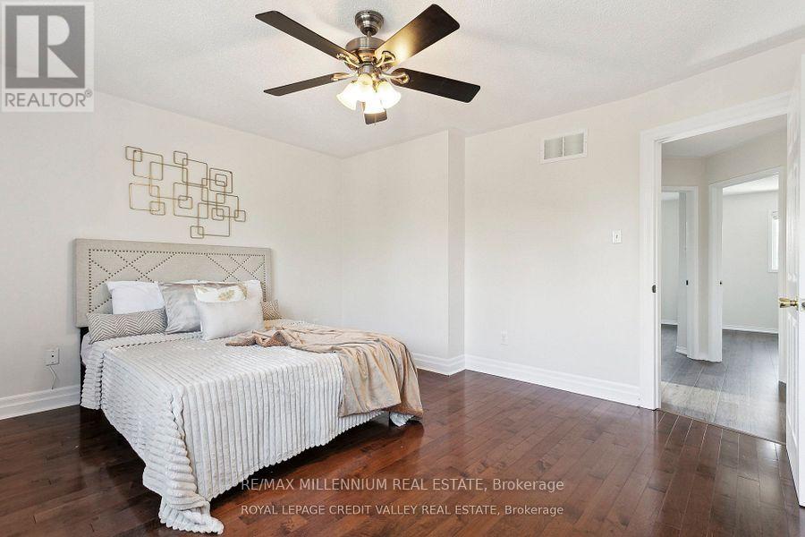 95 Woodhaven Drive, Brampton, Ontario  L7A 1Y8 - Photo 9 - W12638708