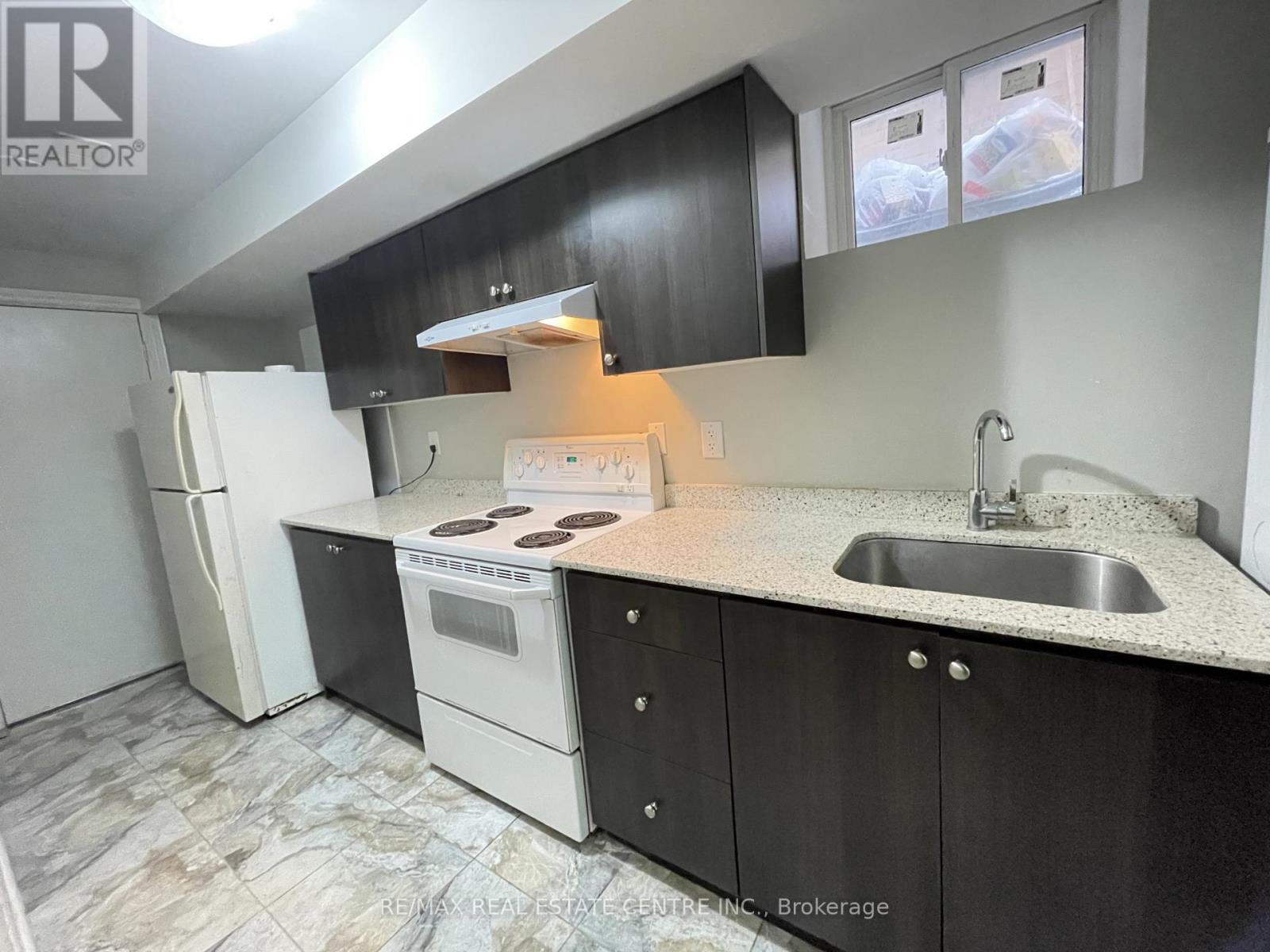 Basement - 7372 Saint Barbara Boulevard, Mississauga, Ontario  L5W 0C3 - Photo 10 - W12638720