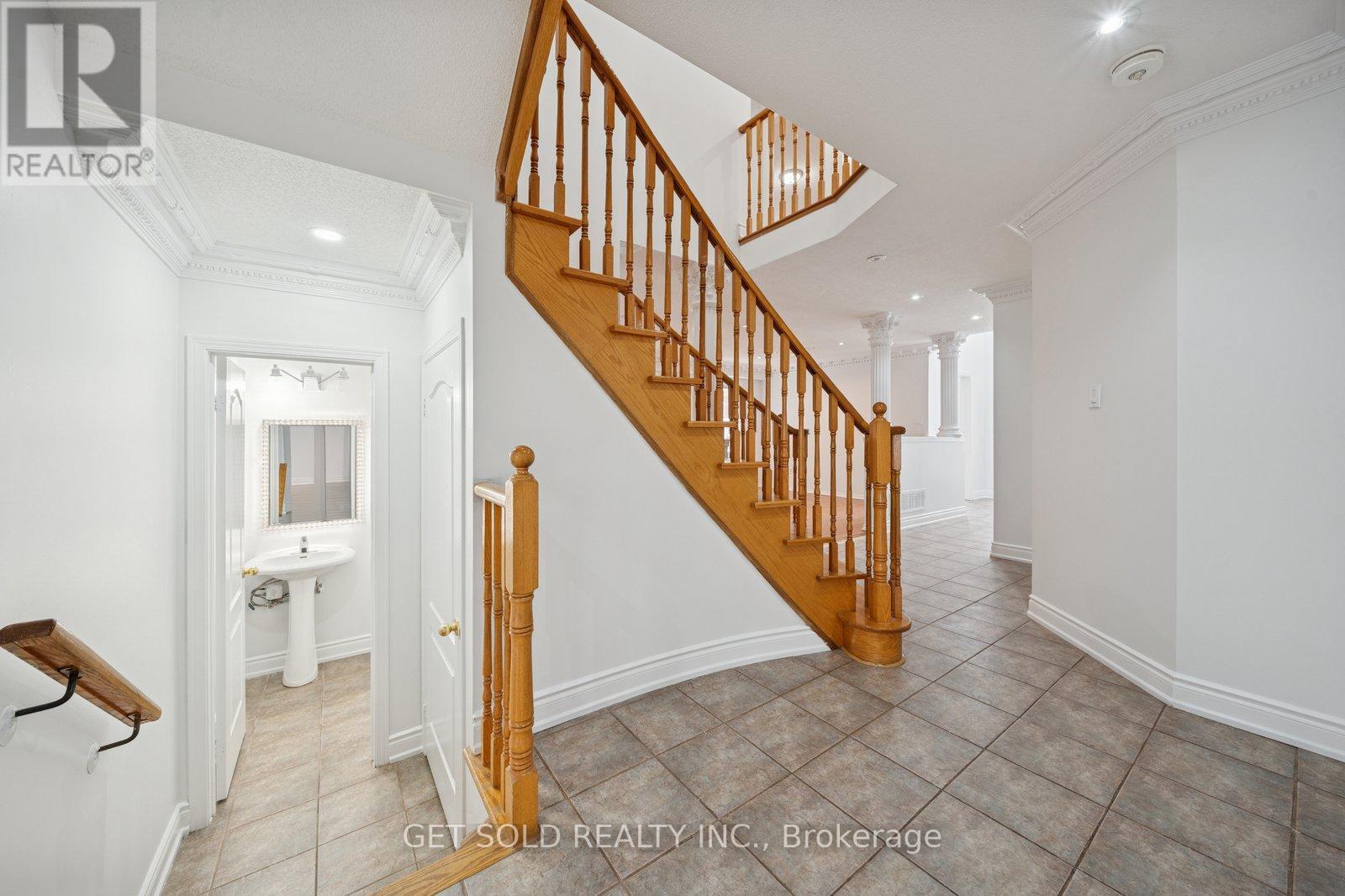 33 Tideland Drive, Brampton, Ontario  L7A 2W2 - Photo 11 - W12638742