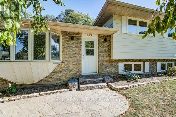 659 Gladstone Drive, Woodstock, Ontario  N4S 5S7 - Photo 3 - X12638756