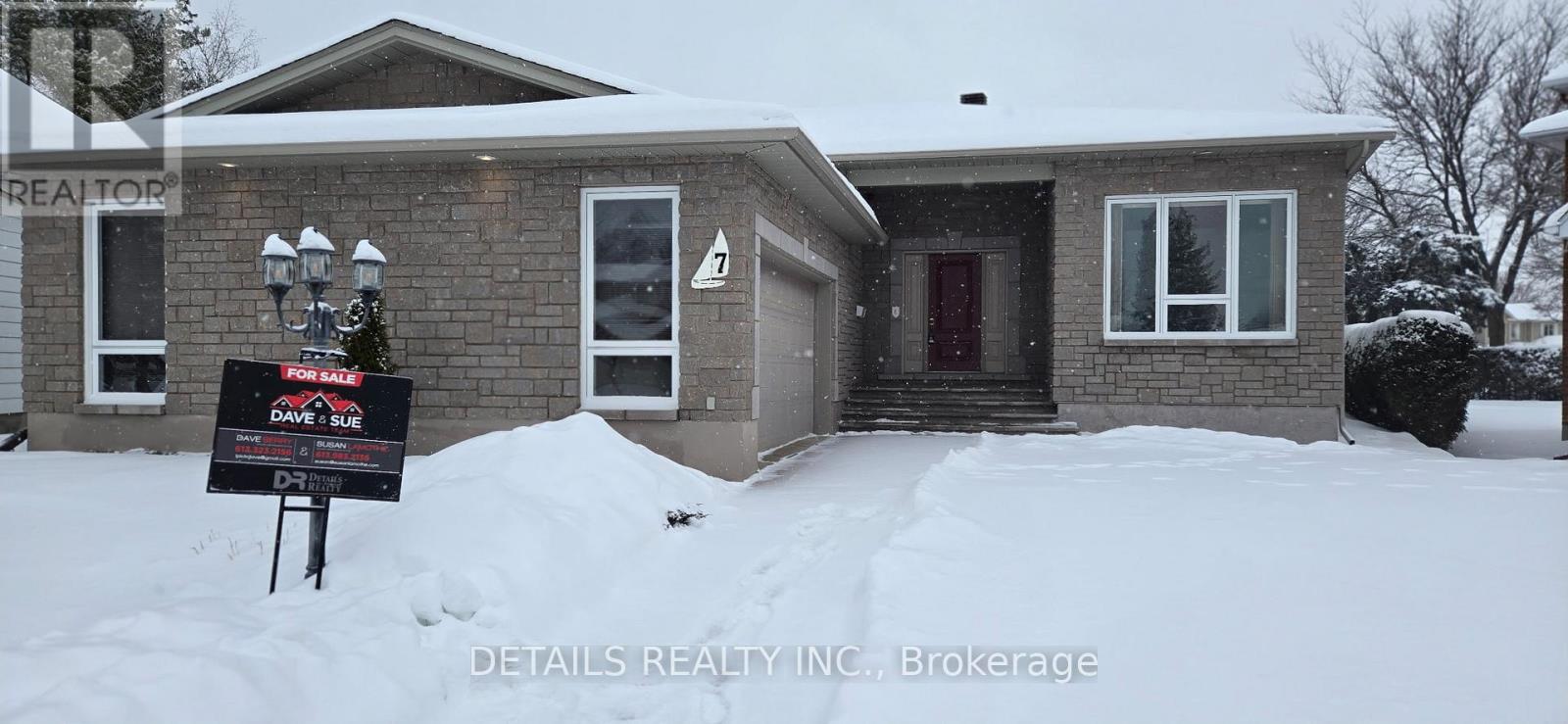 7 EAGLE CHASE COURT, Ottawa, Ontario