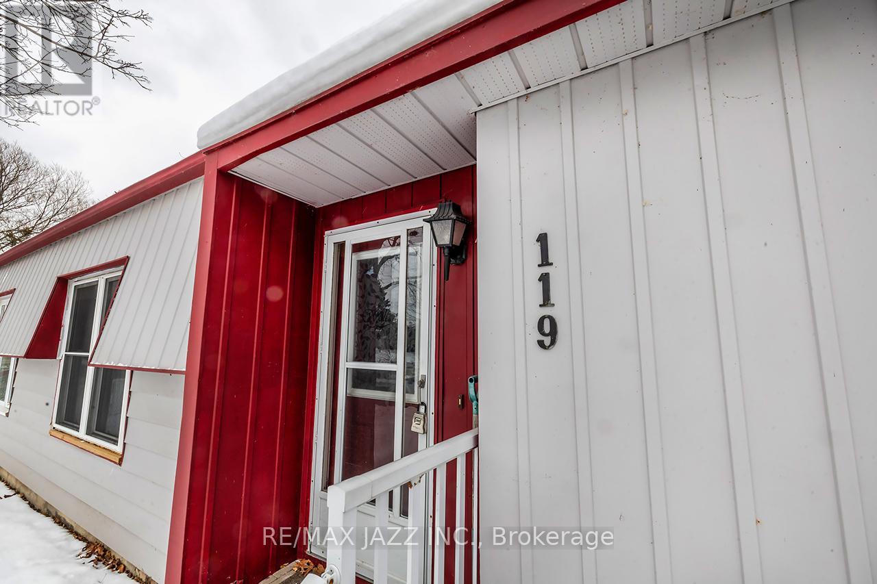 119 Wilmot Trail, Clarington, Ontario  L1B 1B9 - Photo 5 - E12638772