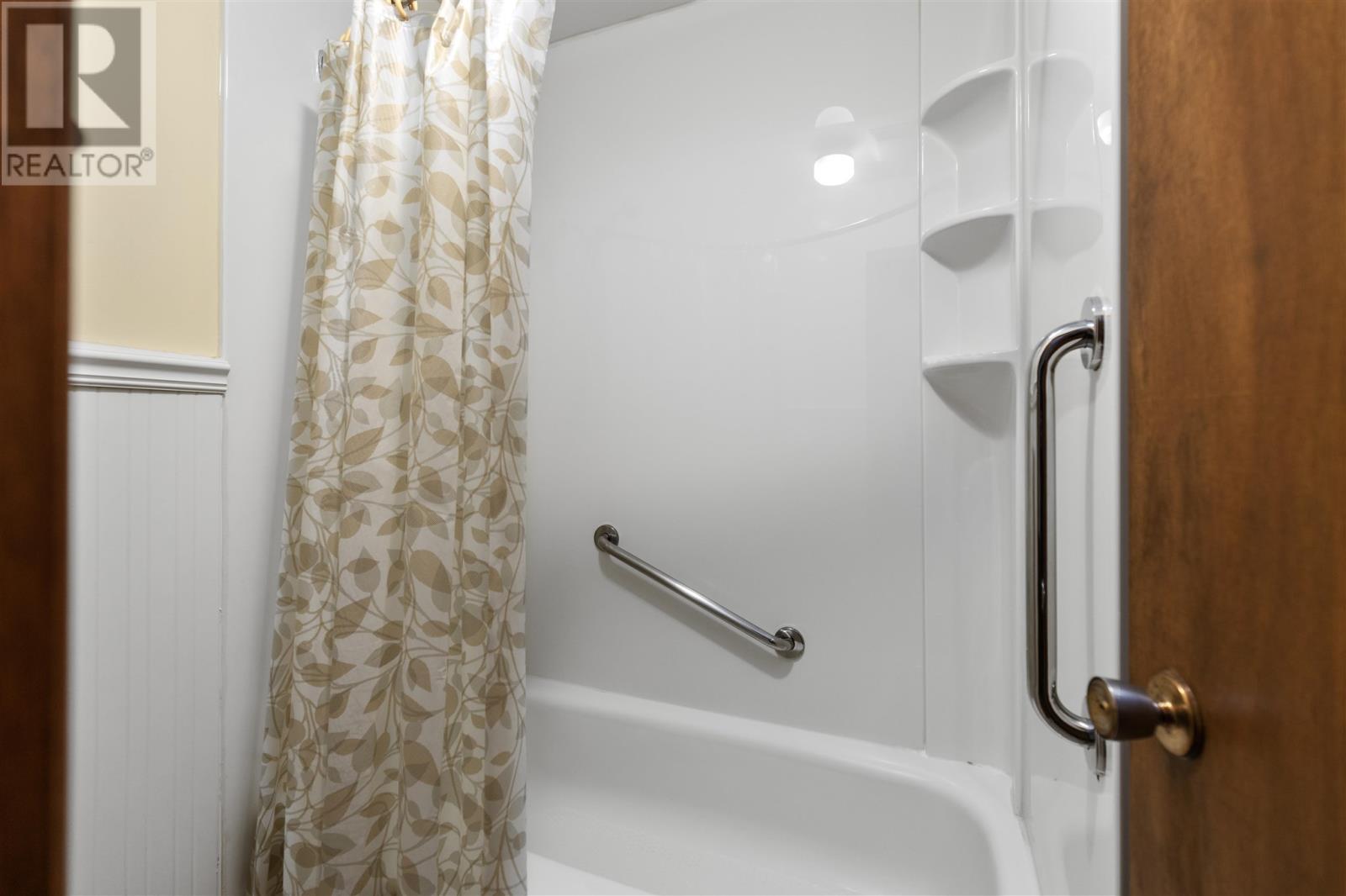 121 Pleasant Dr, Sault Ste. Marie, Ontario P6B 4E1 - Photo 17 - SM253497