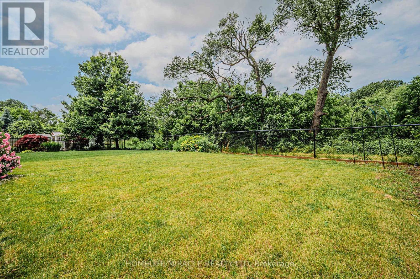 80 Meadowbank Drive, Hamilton, Ontario  L9B 2Y1 - Photo 44 - X12637726