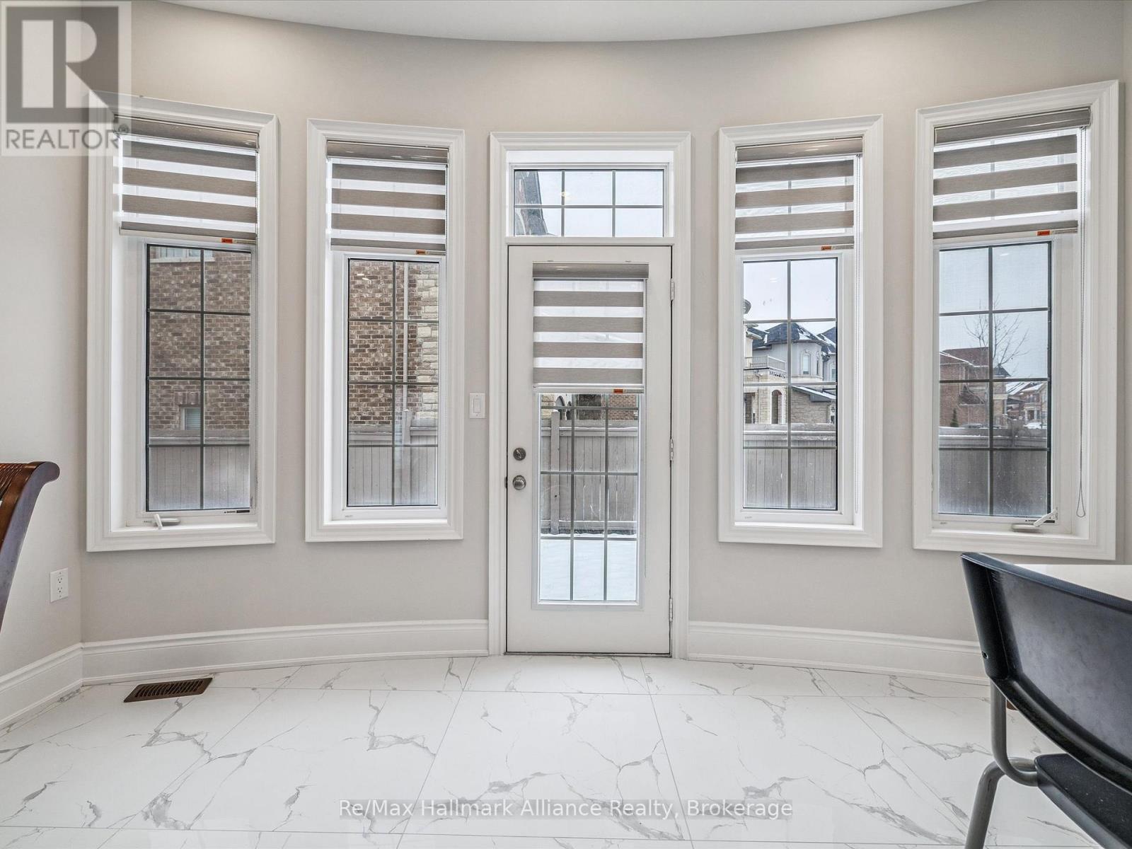 425 Threshing Mill Boulevard, Oakville, Ontario  L6H 0T4 - Photo 11 - W12638820