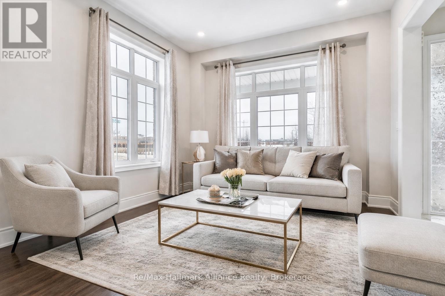 425 Threshing Mill Boulevard, Oakville, Ontario  L6H 0T4 - Photo 3 - W12638820