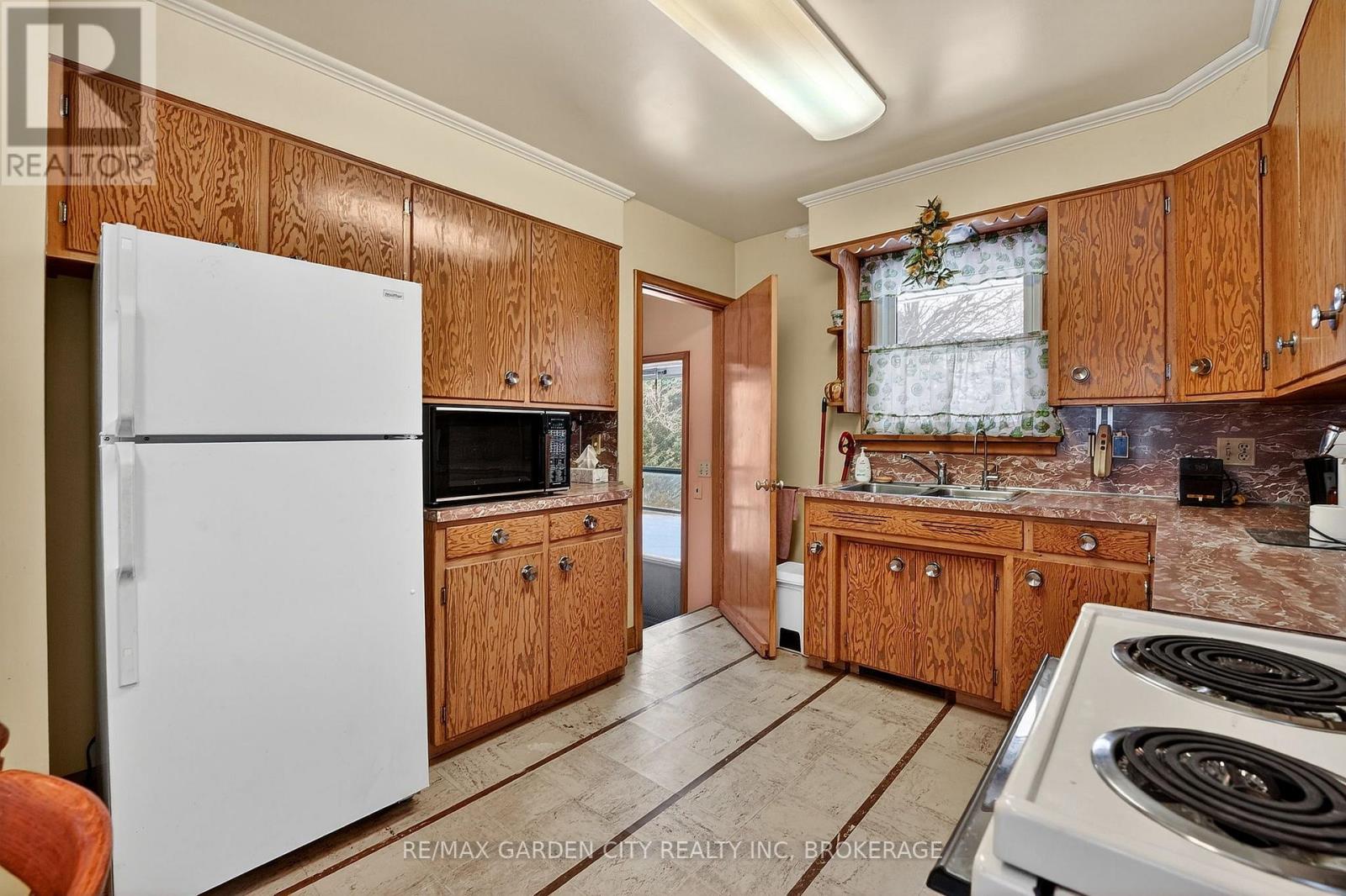 13 Chestnut Street, Pelham (Fonthill), Ontario  L0S 1E3 - Photo 17 - X12638834