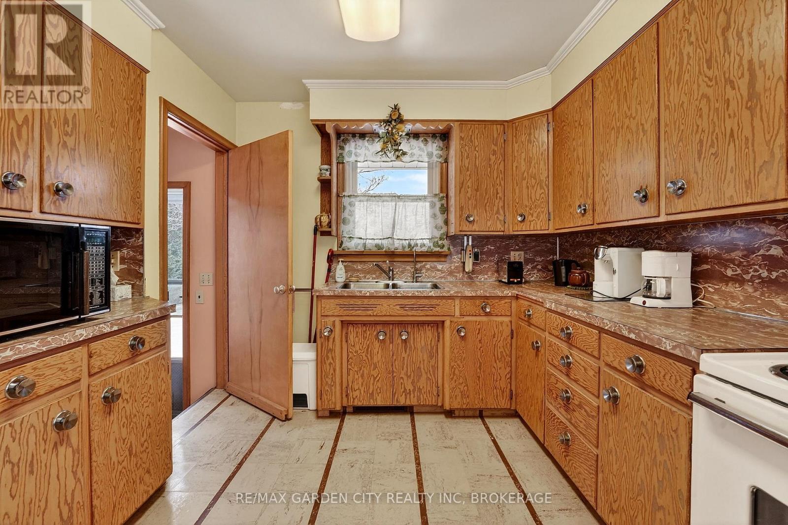 13 Chestnut Street, Pelham (Fonthill), Ontario  L0S 1E3 - Photo 19 - X12638834