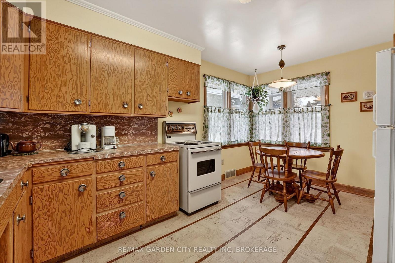 13 Chestnut Street, Pelham (Fonthill), Ontario  L0S 1E3 - Photo 20 - X12638834