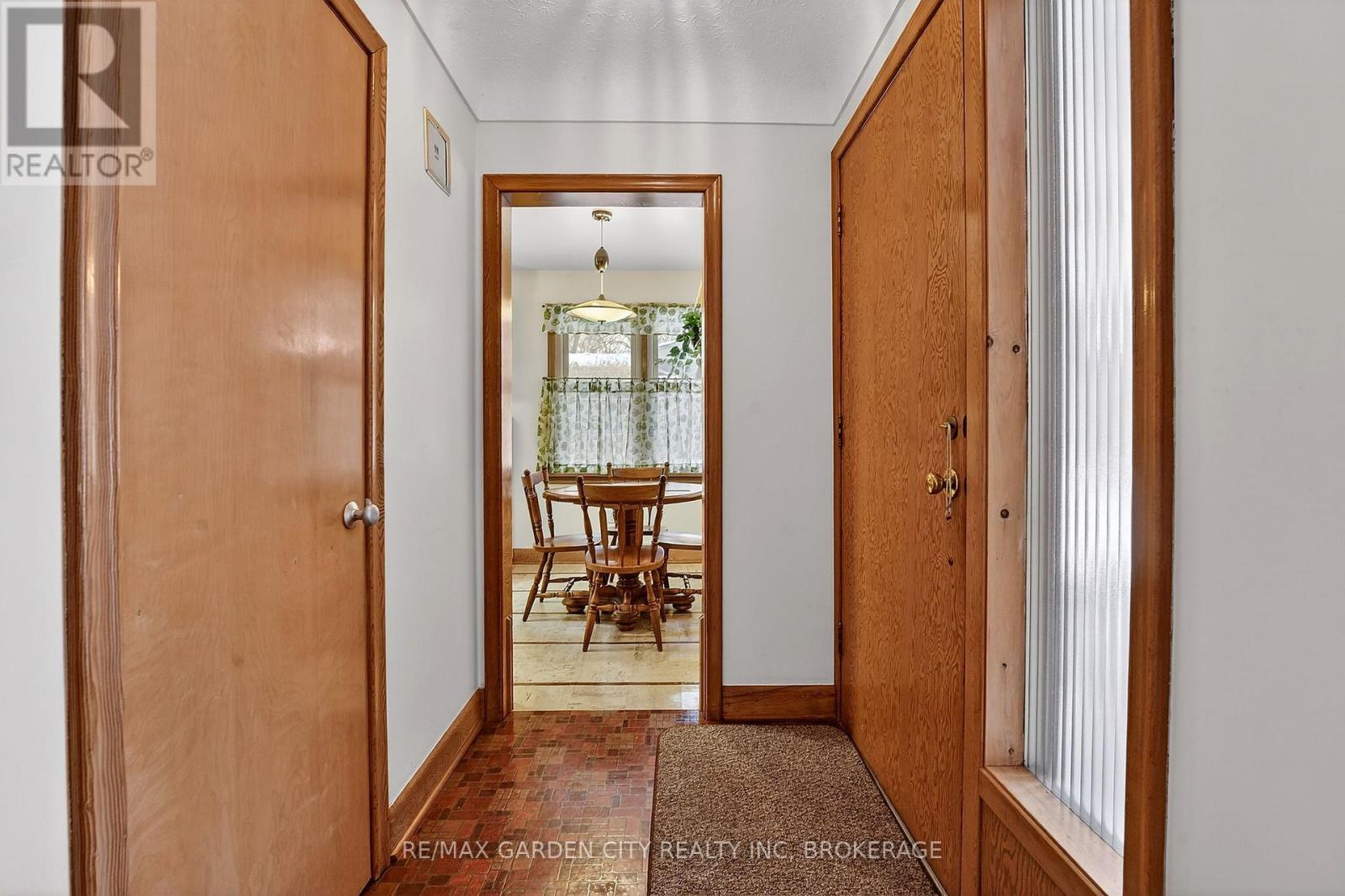 13 Chestnut Street, Pelham (Fonthill), Ontario  L0S 1E3 - Photo 5 - X12638834