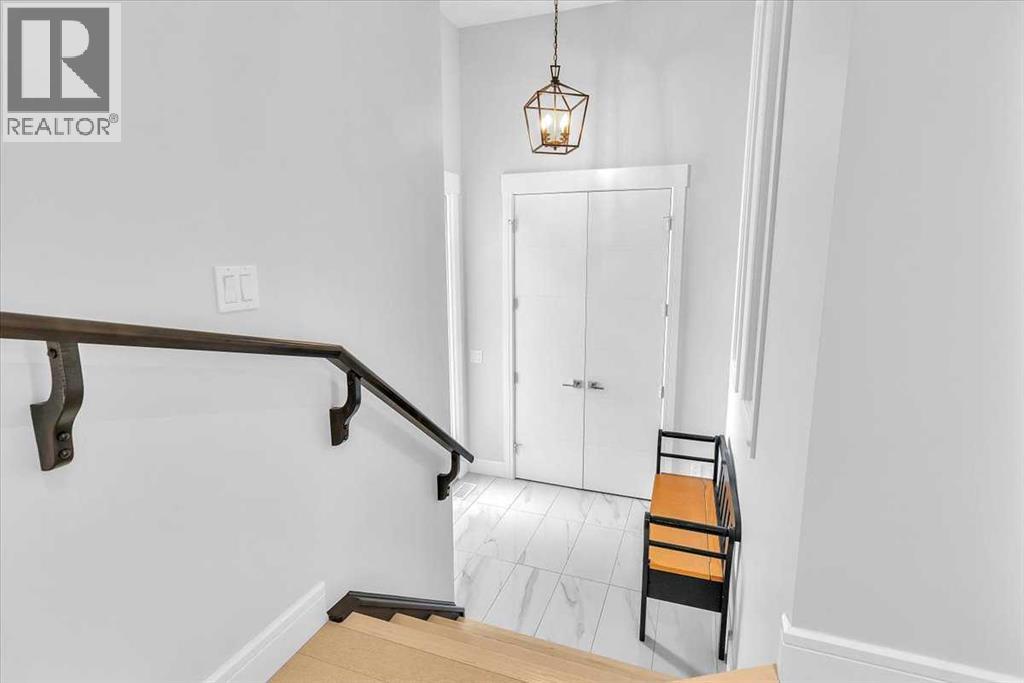 151 Aspen Vista Way Sw, Calgary, Alberta  T3H 0Y7 - Photo 2 - A2270188