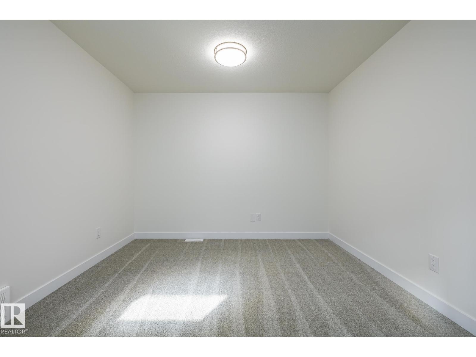 15647 2 St Ne, Edmonton, Alberta  T5Y 6K8 - Photo 11 - E4468281