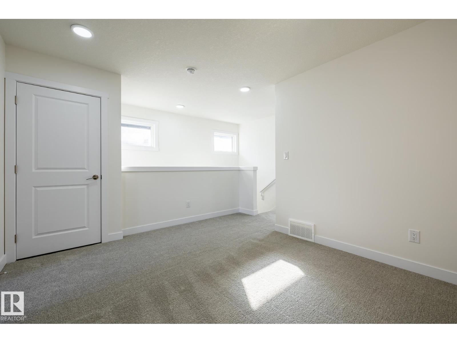 15647 2 St Ne, Edmonton, Alberta  T5Y 6K8 - Photo 12 - E4468281