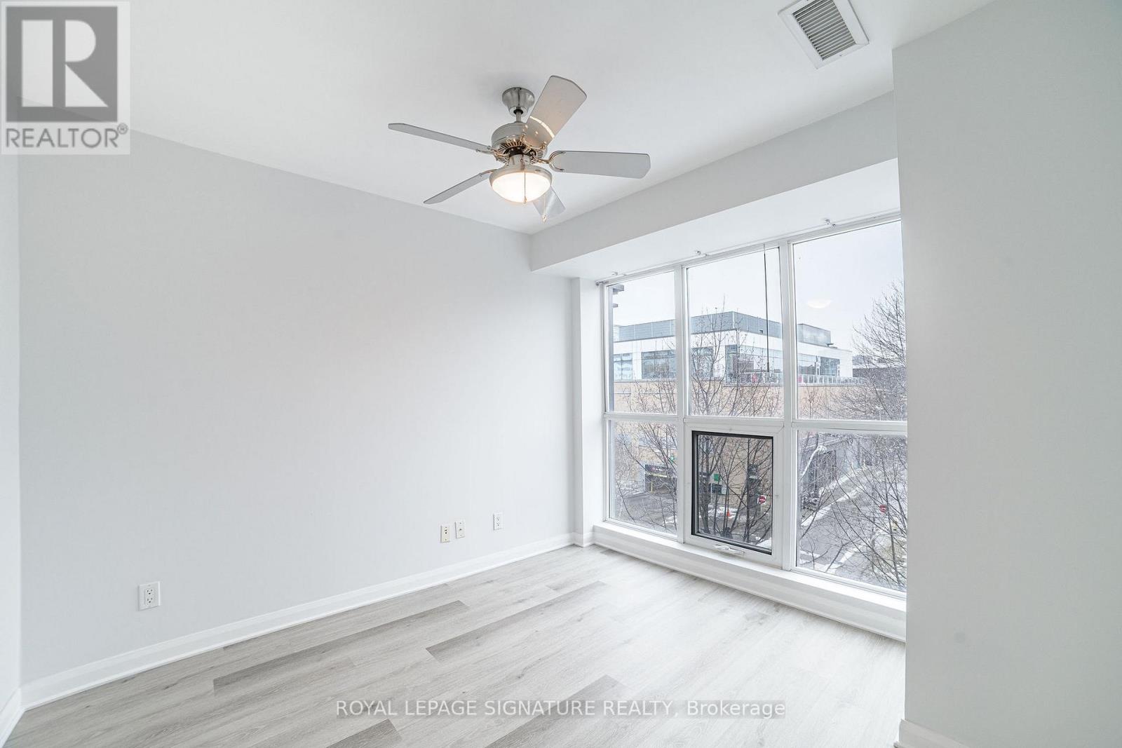 402 - 11 Soho Street, Toronto, Ontario  M5T 3L7 - Photo 11 - C12638774