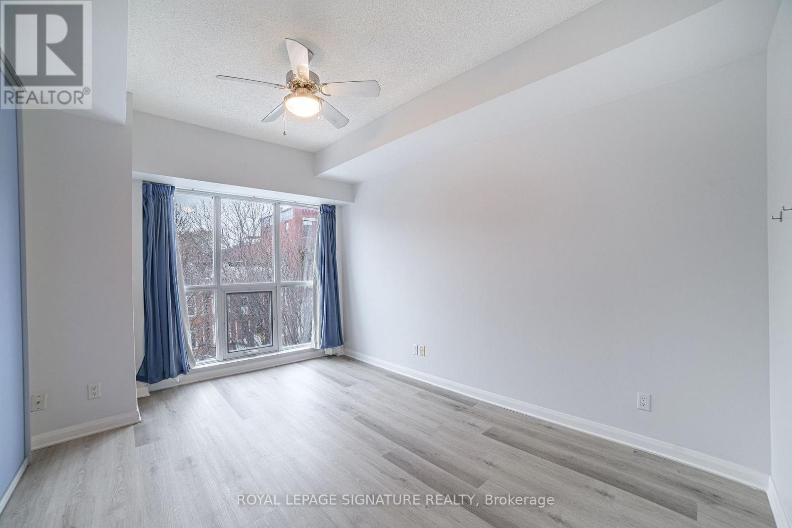 402 - 11 Soho Street, Toronto, Ontario  M5T 3L7 - Photo 7 - C12638774