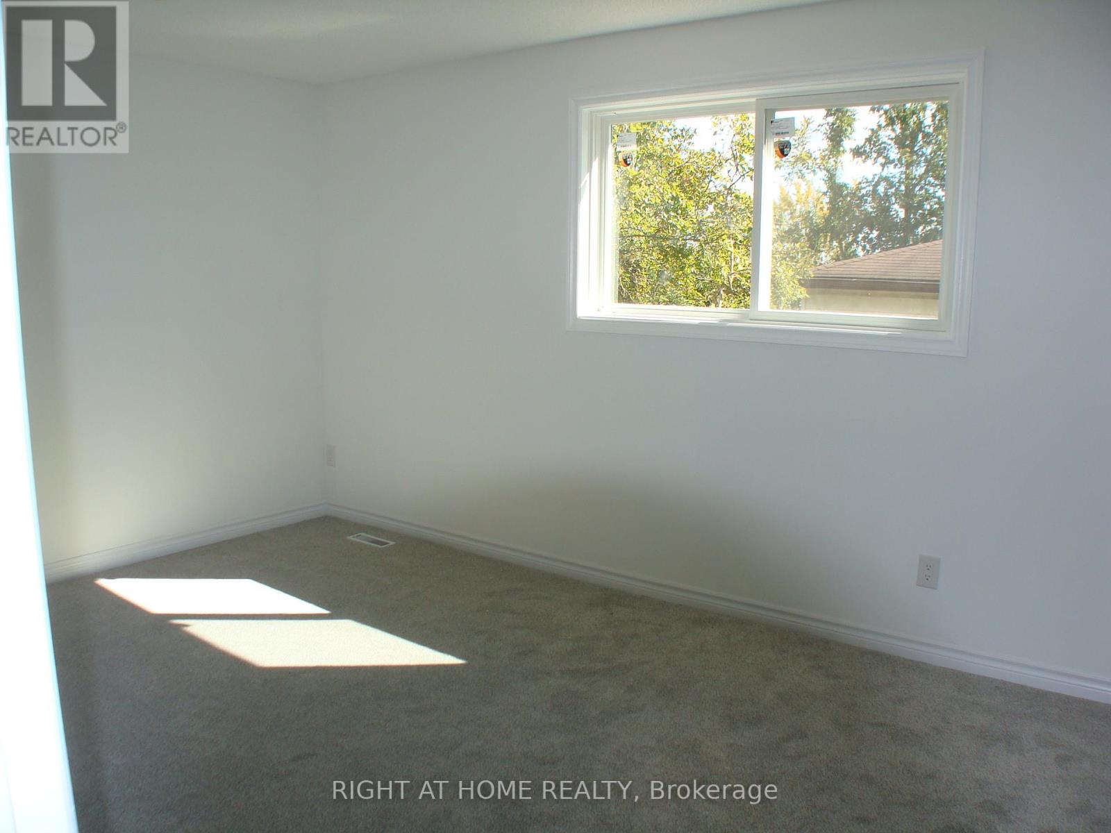 E3 - 63 Ferris Lane, Barrie, Ontario  L4M 5C4 - Photo 17 - S12456865