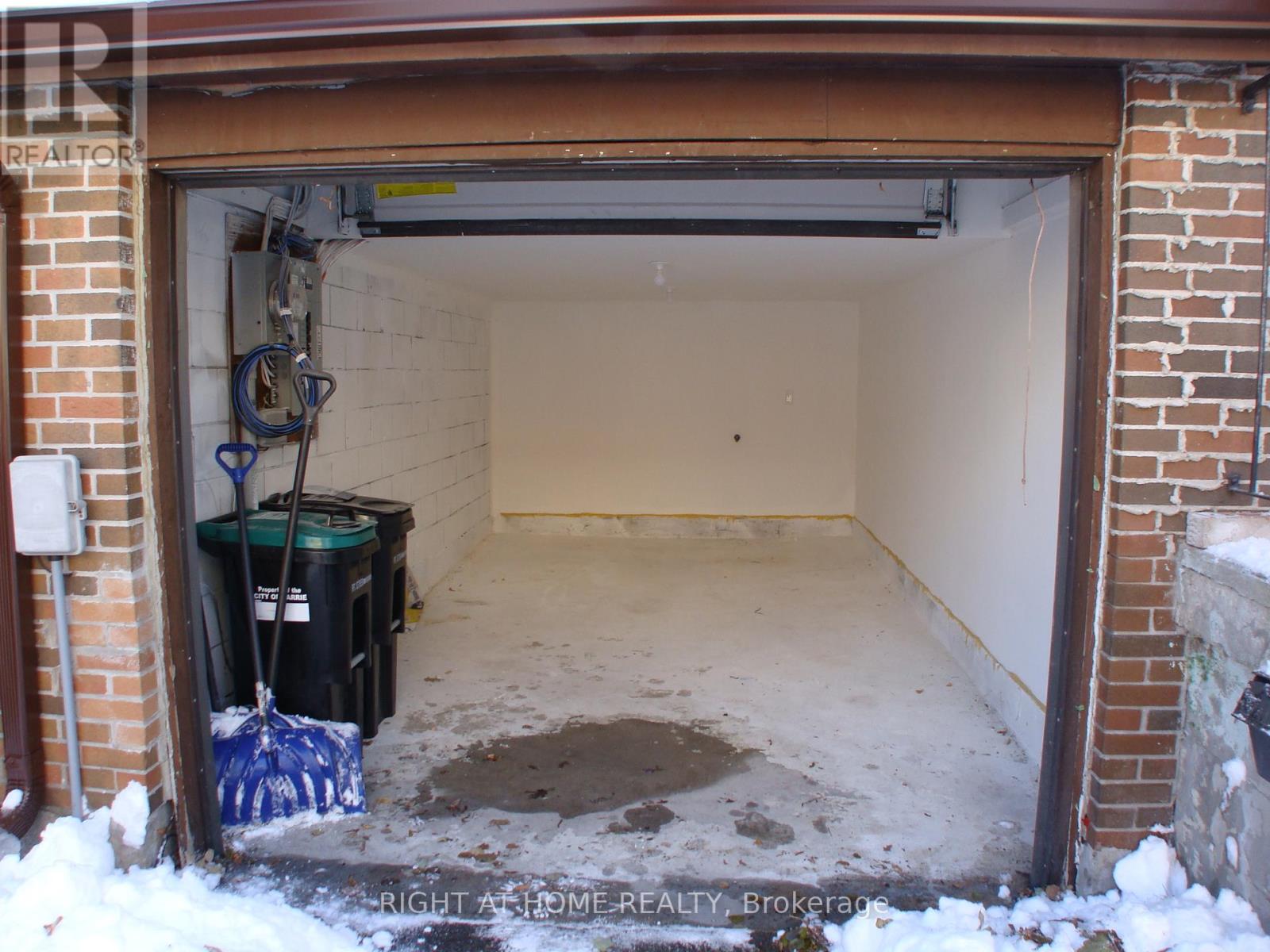 E3 - 63 Ferris Lane, Barrie, Ontario  L4M 5C4 - Photo 29 - S12456865