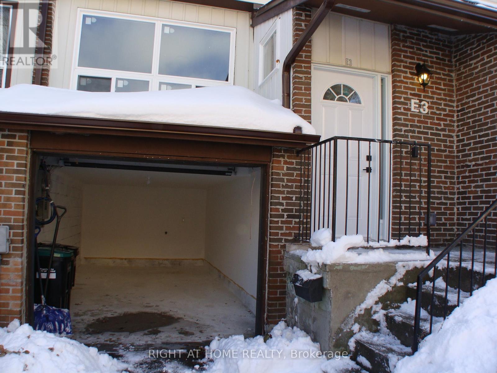 E3 - 63 Ferris Lane, Barrie, Ontario  L4M 5C4 - Photo 30 - S12456865
