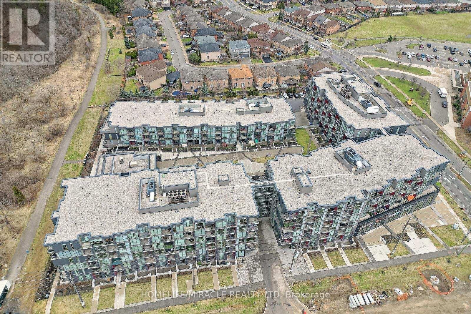 C203 - 5260 DUNDAS STREET W, Burlington, Ontario