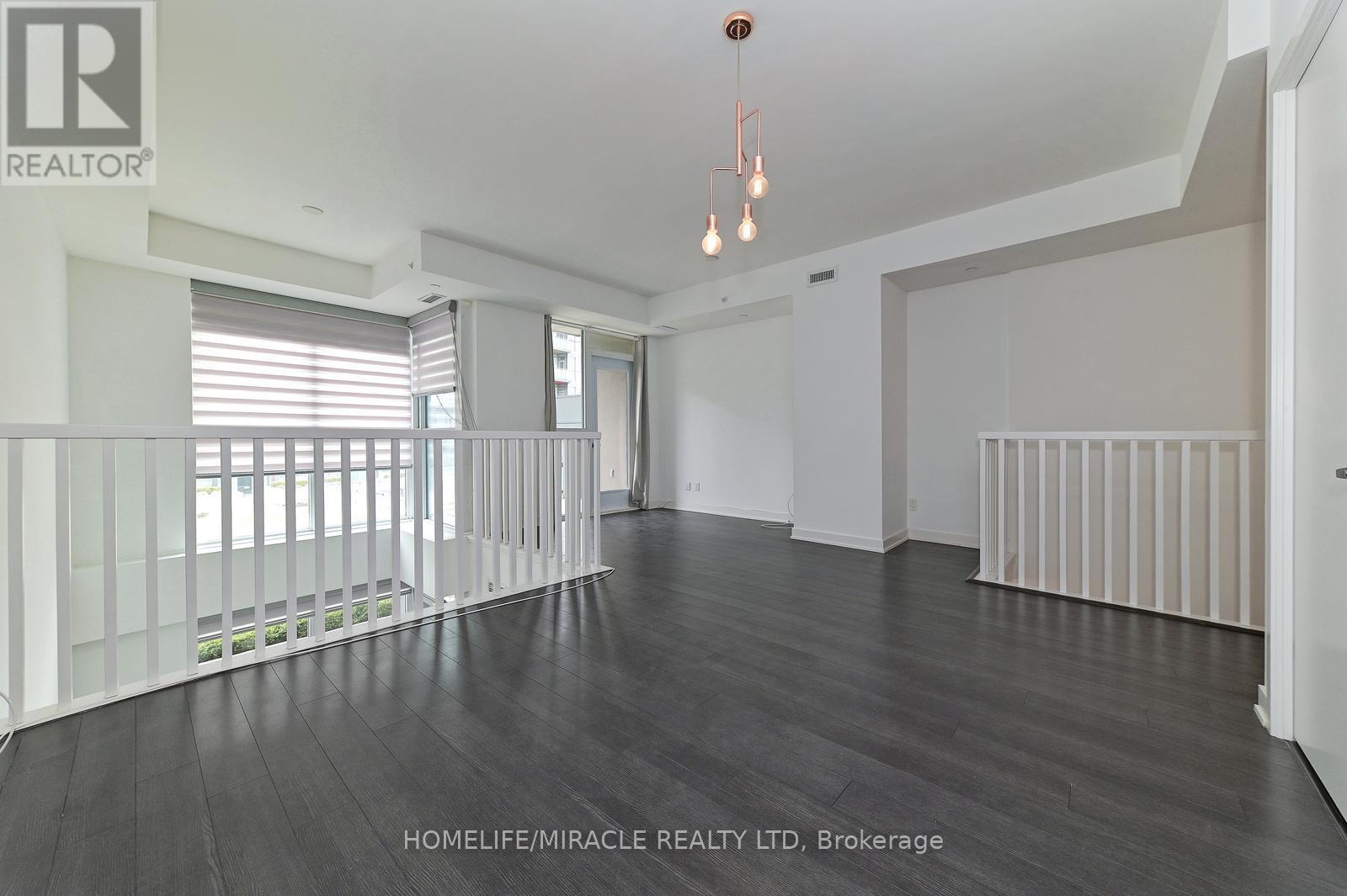 C203 - 5260 Dundas Street W, Burlington, Ontario  L7L 0J7 - Photo 12 - W12637354